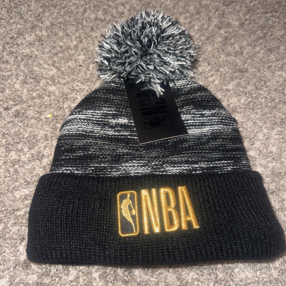 NBA Courtside New Beanie Winter Pom‎ Knit Hat Fleece Lined Black Gold